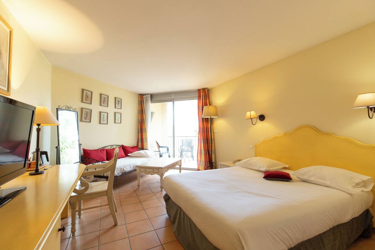 Superior Room, Multiple Beds, Patio (30SQM, Flatscreen TV) | 1 bedroom, in-room safe, desk, blackout curtains