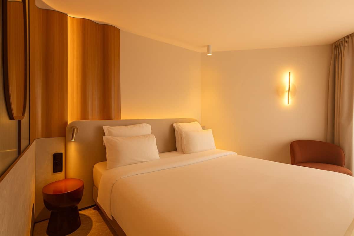 Habitación estándar, 1 cama King size, patio (20SQM, Flatscreen TV) | Servicios de la habitación