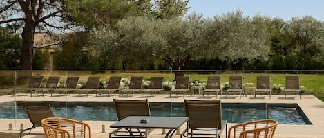 Outdoor pool, pool loungers