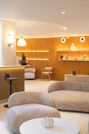 Lobby lounge. Golden Tulip Avignon Le Paradou