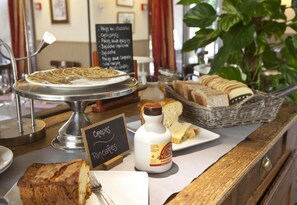 Daily buffet breakfast (EUR 16 per person)
