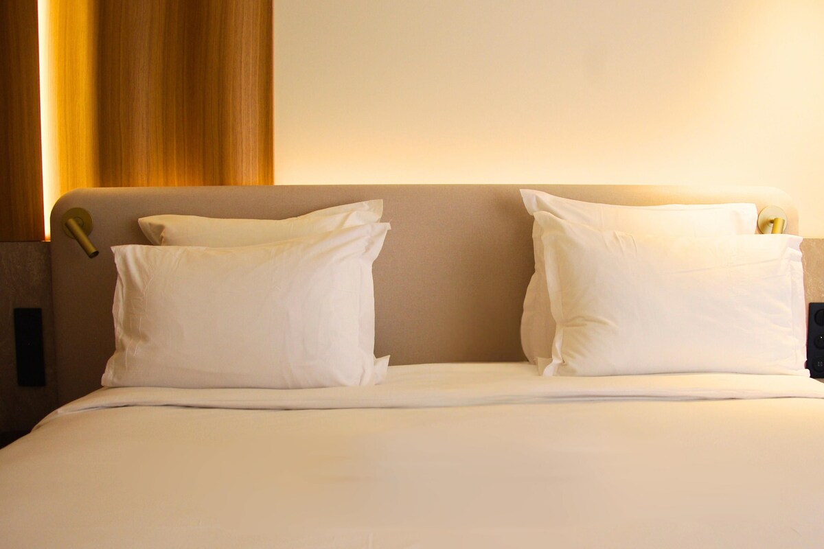 In-room safe, desk, blackout curtains, soundproofing