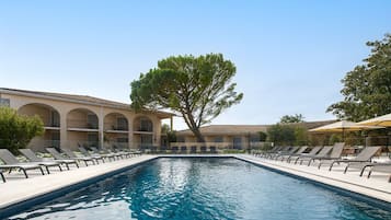 Outdoor pool, pool loungers