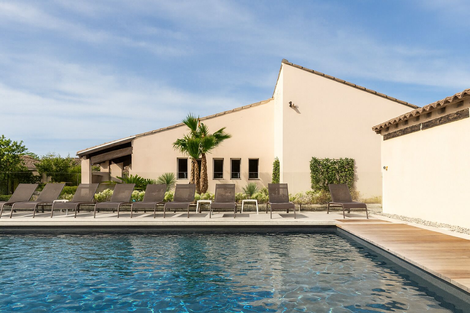 Outdoor pool, pool loungers