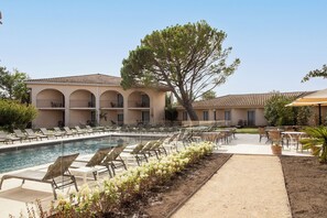 Outdoor pool, pool loungers