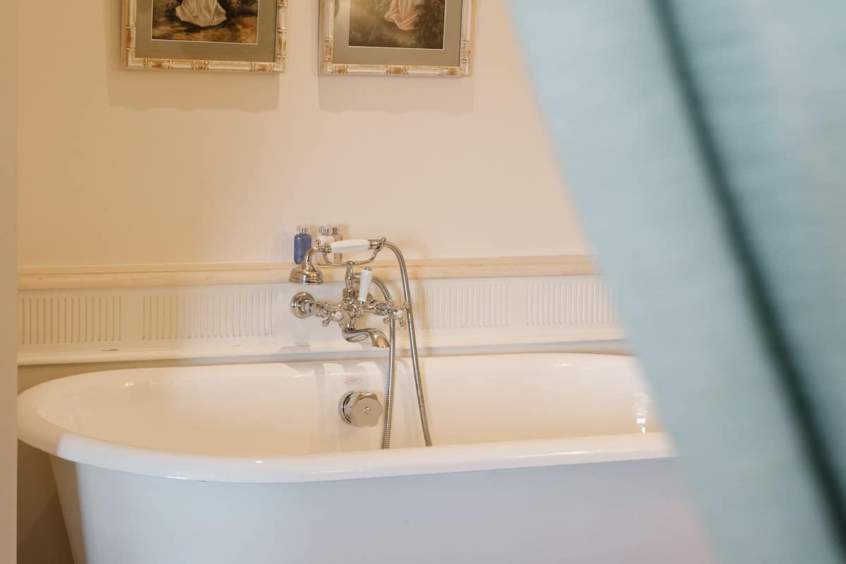 room, garden view (privilege) | bathroom | free toiletries, hair dryer, bathrobes, slippers