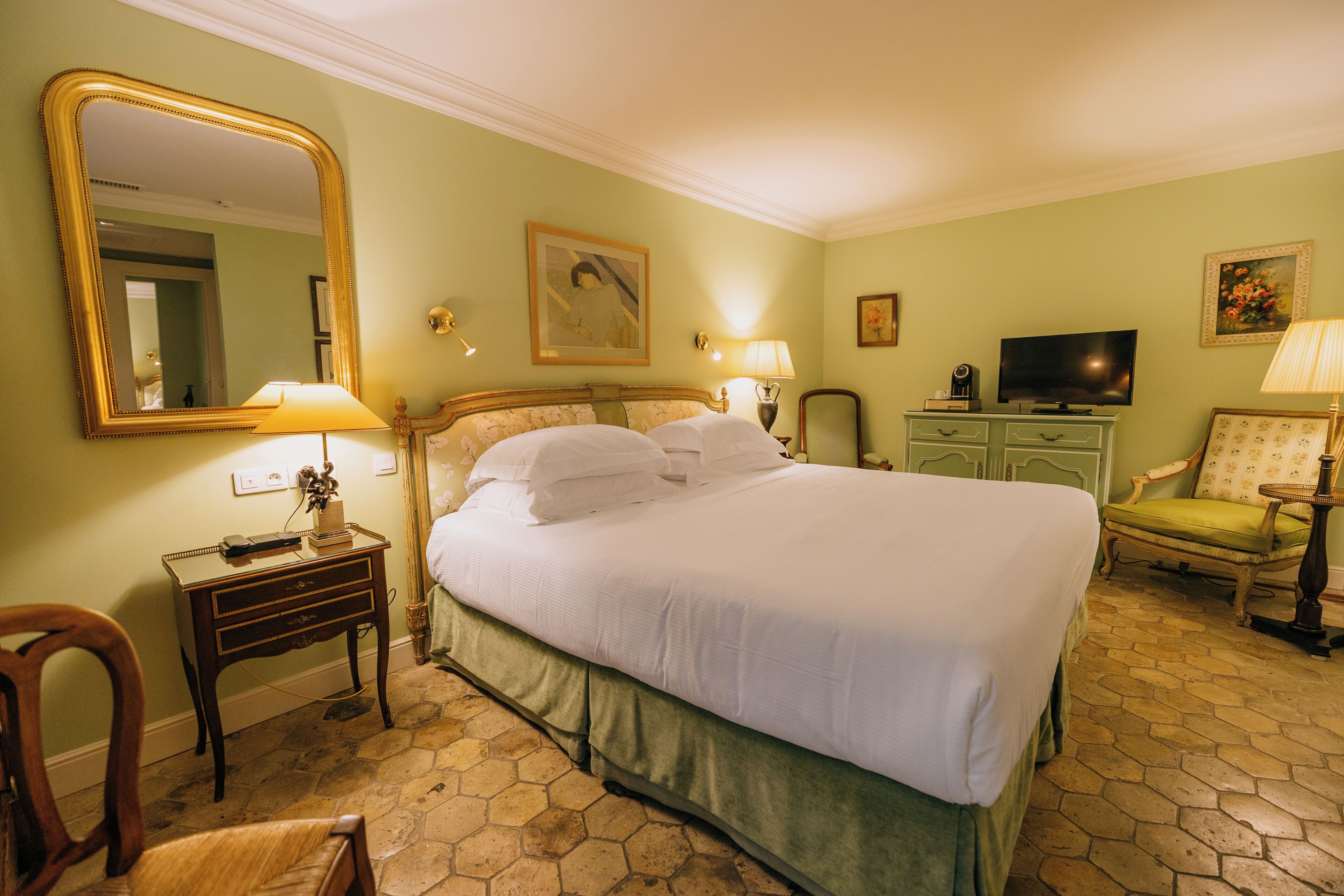 deluxe room, garden view | premium bedding, memory-foam beds, free minibar items, in-room safe