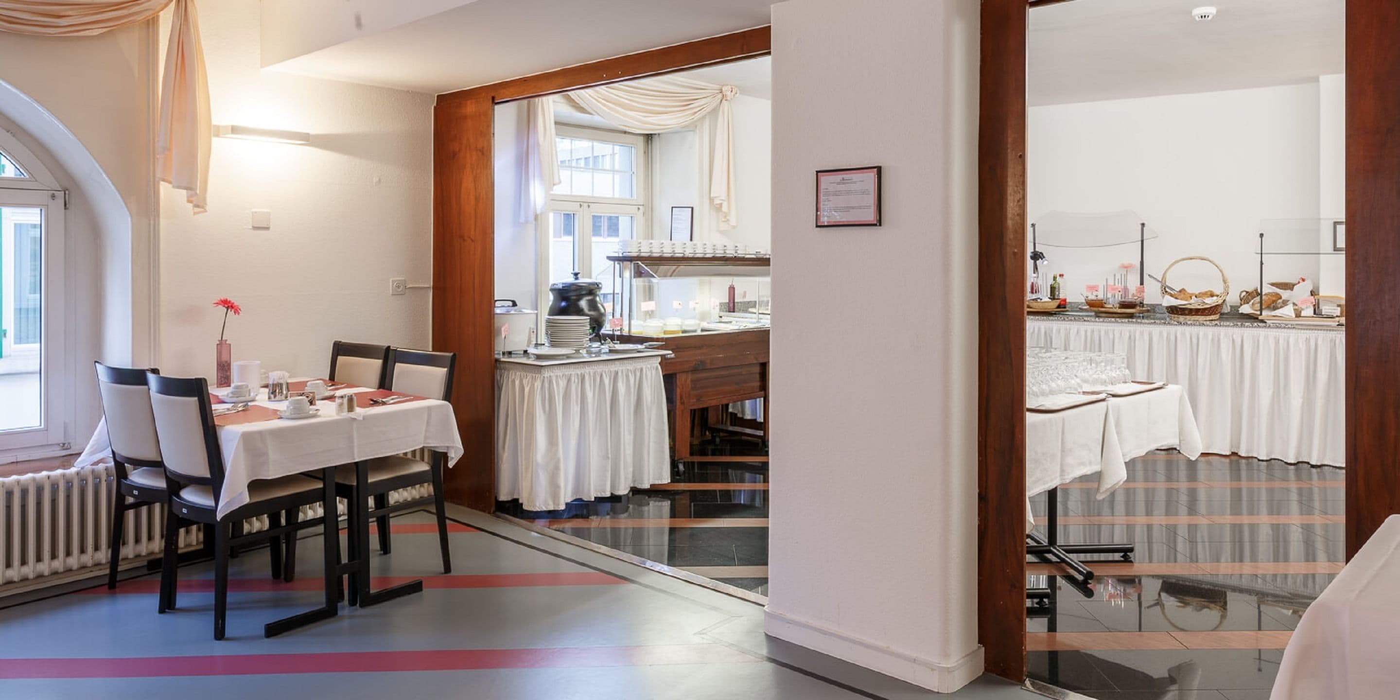 free daily continental breakfast