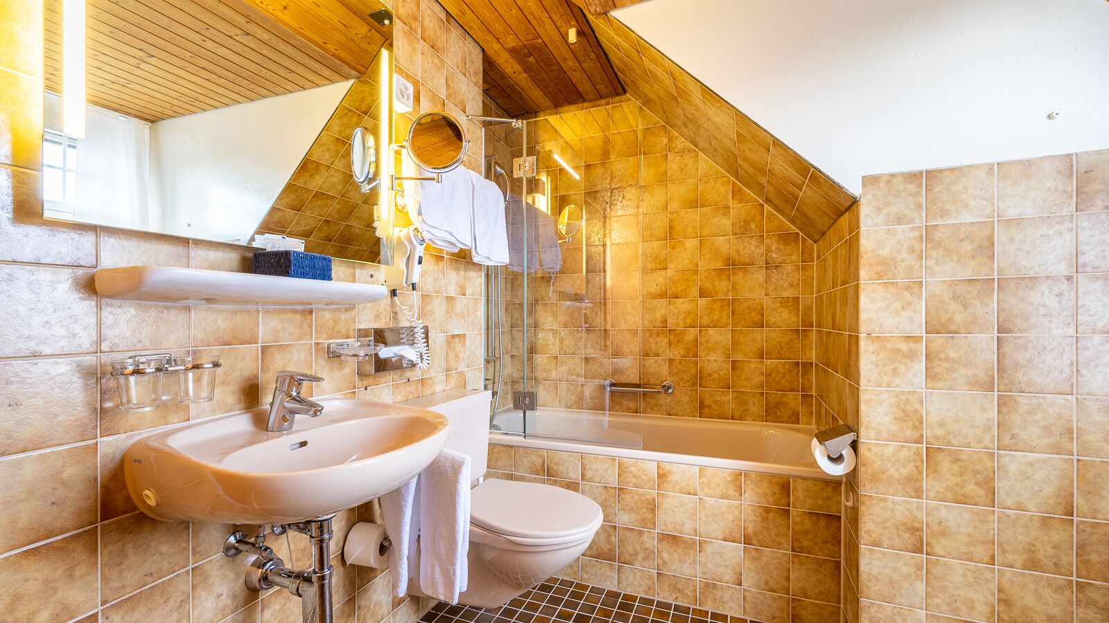 classic double room | bathroom | hair dryer, towels