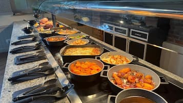 Breakfast, lunch, dinner served; British cuisine, alfresco dining