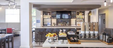 Petit déjeuner préparé sur commande (12.95 USD par personne)