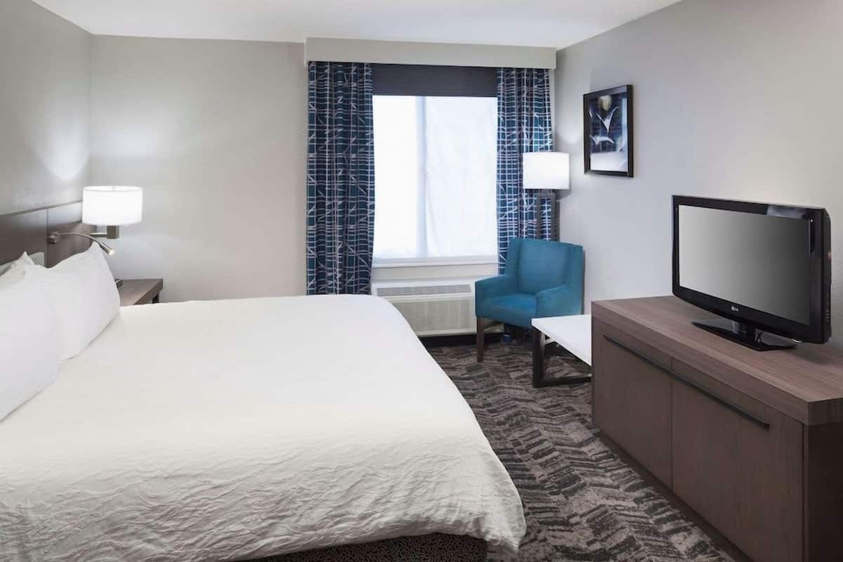 Luxe beddengoed, pillowtop-bedden, een kluis op de kamer, een bureau
