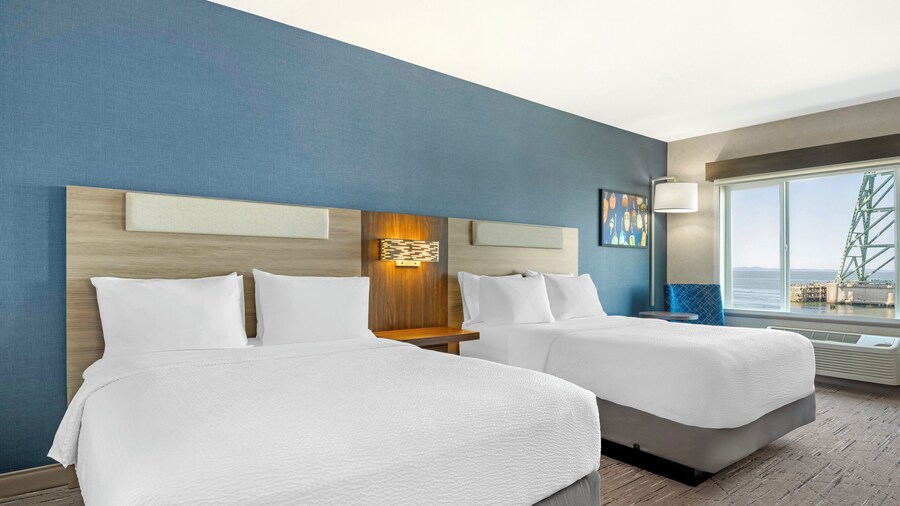 Holiday Inn Express & Suites Astoria by IHG