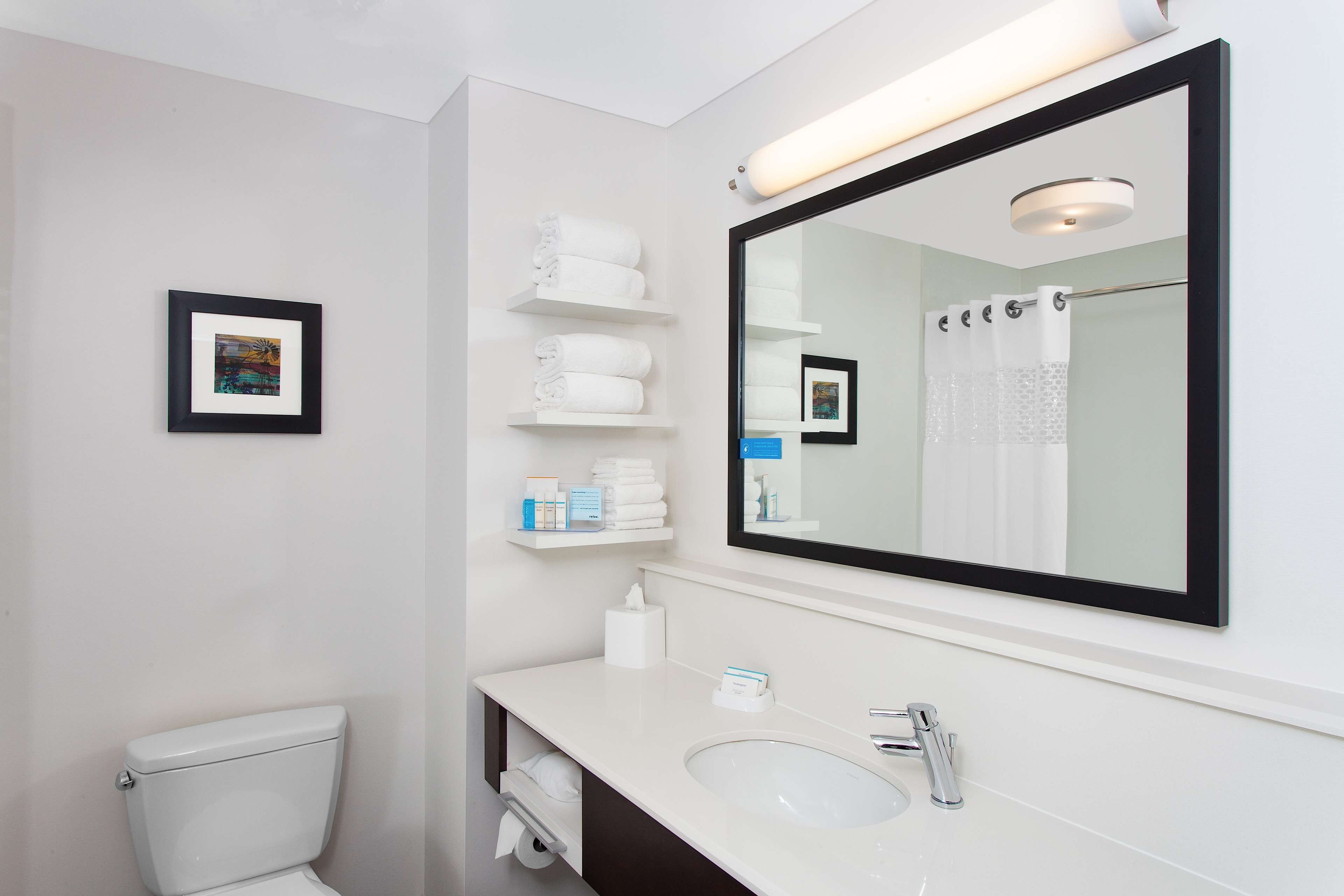 combined shower/bathtub, free toiletries, hair dryer, towels