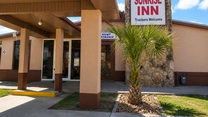 Exterior - Sunrise Inn (Bradenton)