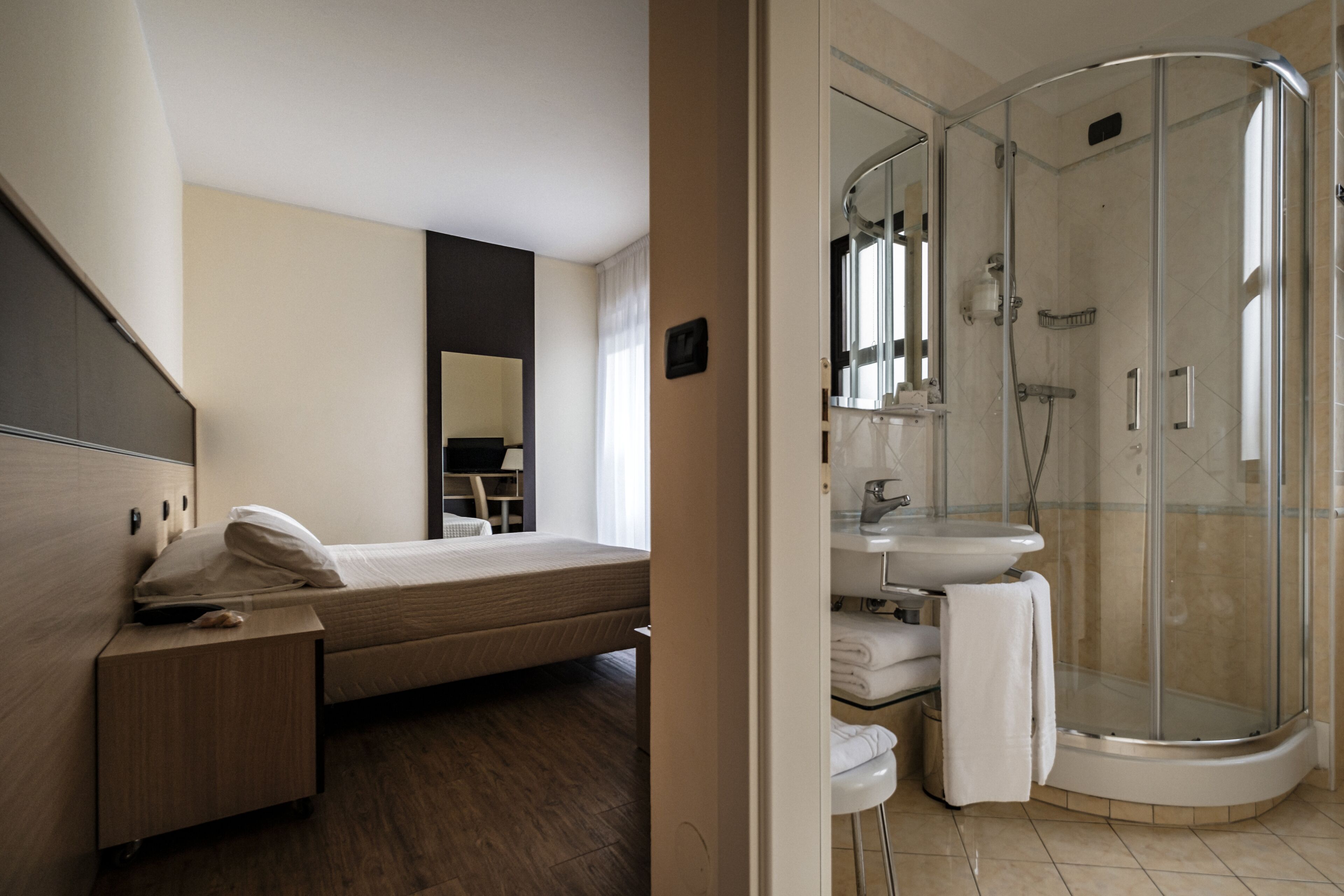 shower, free toiletries, hair dryer, bidet