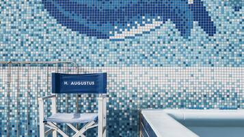 2 piscinas al aire libre, sillones reclinables de piscina