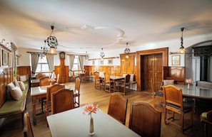 Dagelijks ontbijtbuffet (EUR 16 per persoon)