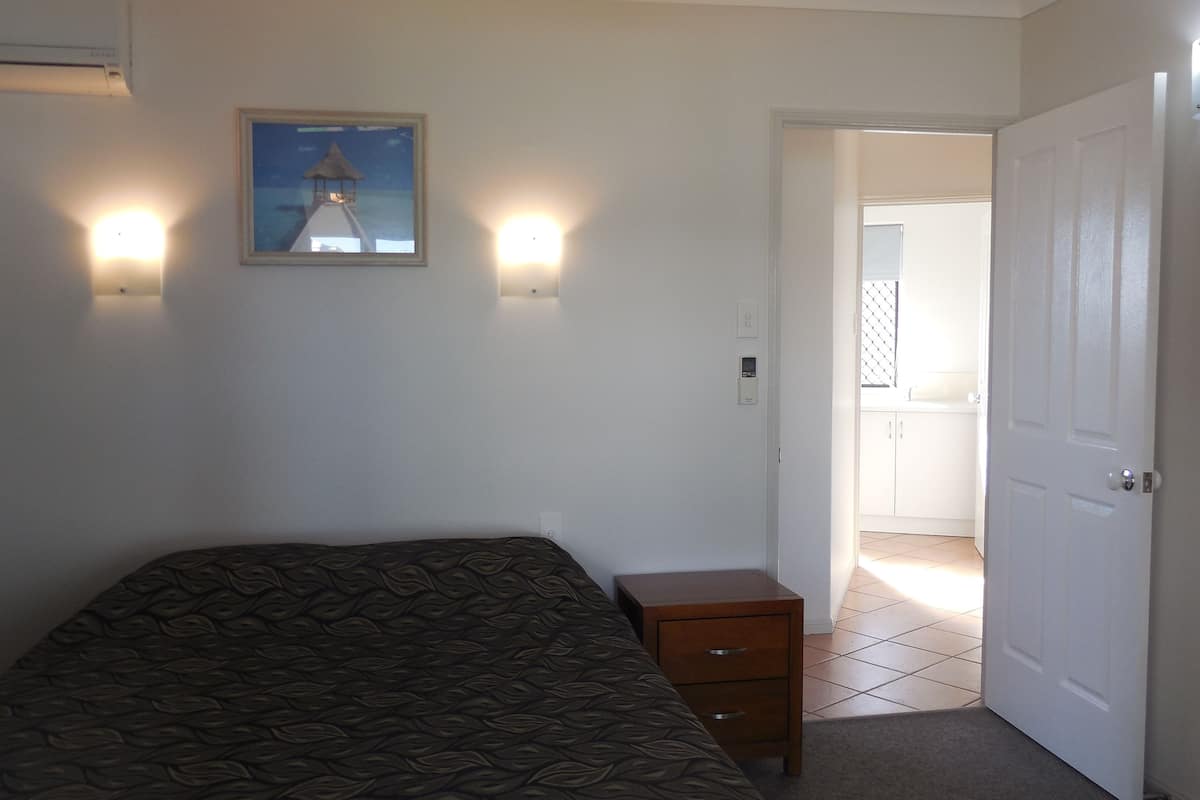 deluxe garden villa | iron/ironing board, free wifi