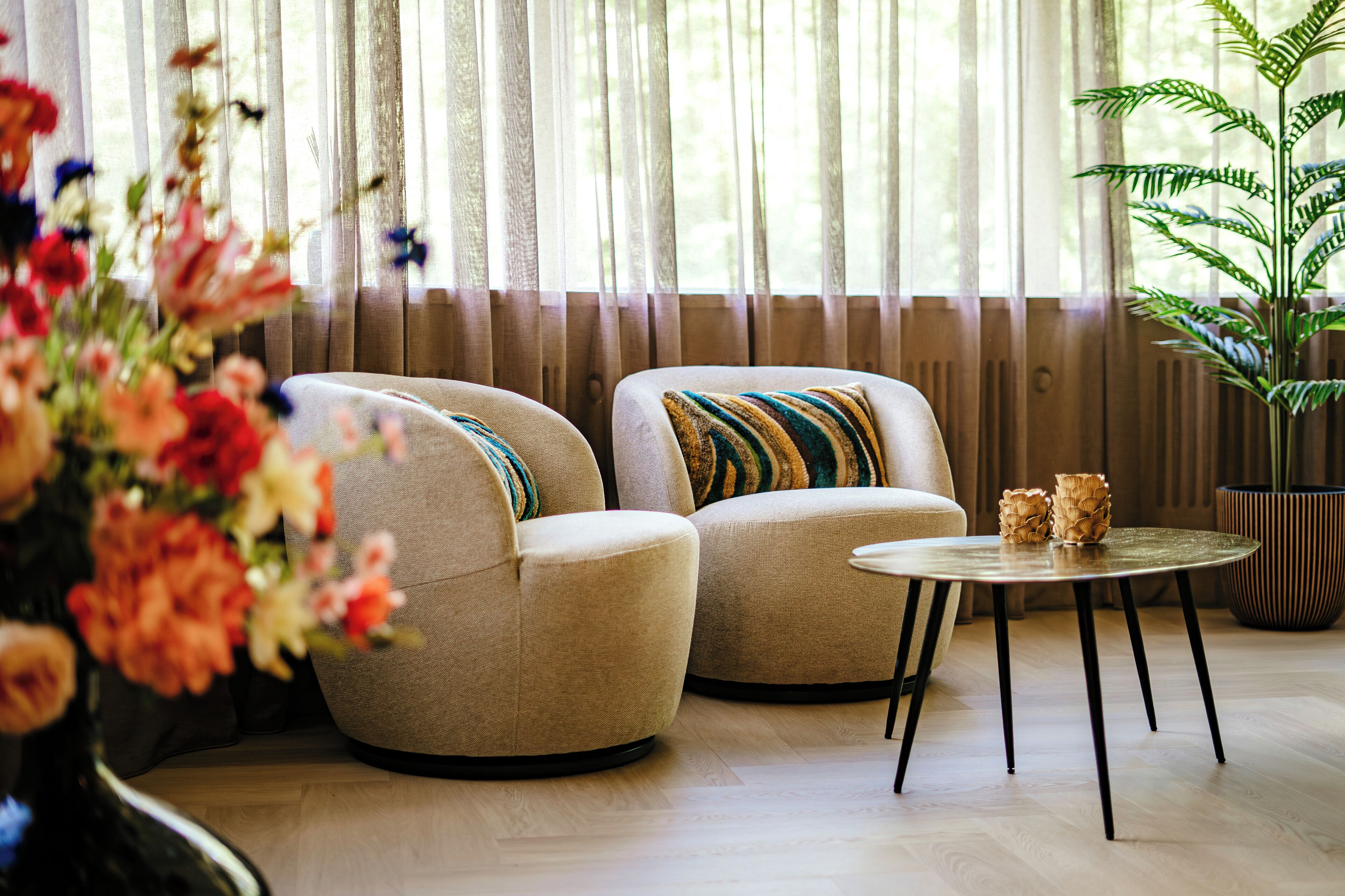 1 habitación, caja de seguridad en la habitación y escritorio 