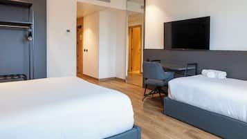 Triple Room | In-room safe, desk, blackout curtains, soundproofing