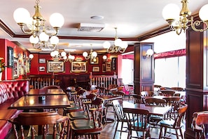 Bar (on property) - Hotell Stinsen (Hallsberg)