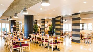 Colazione a buffet a pagamento, servita tutte le mattine