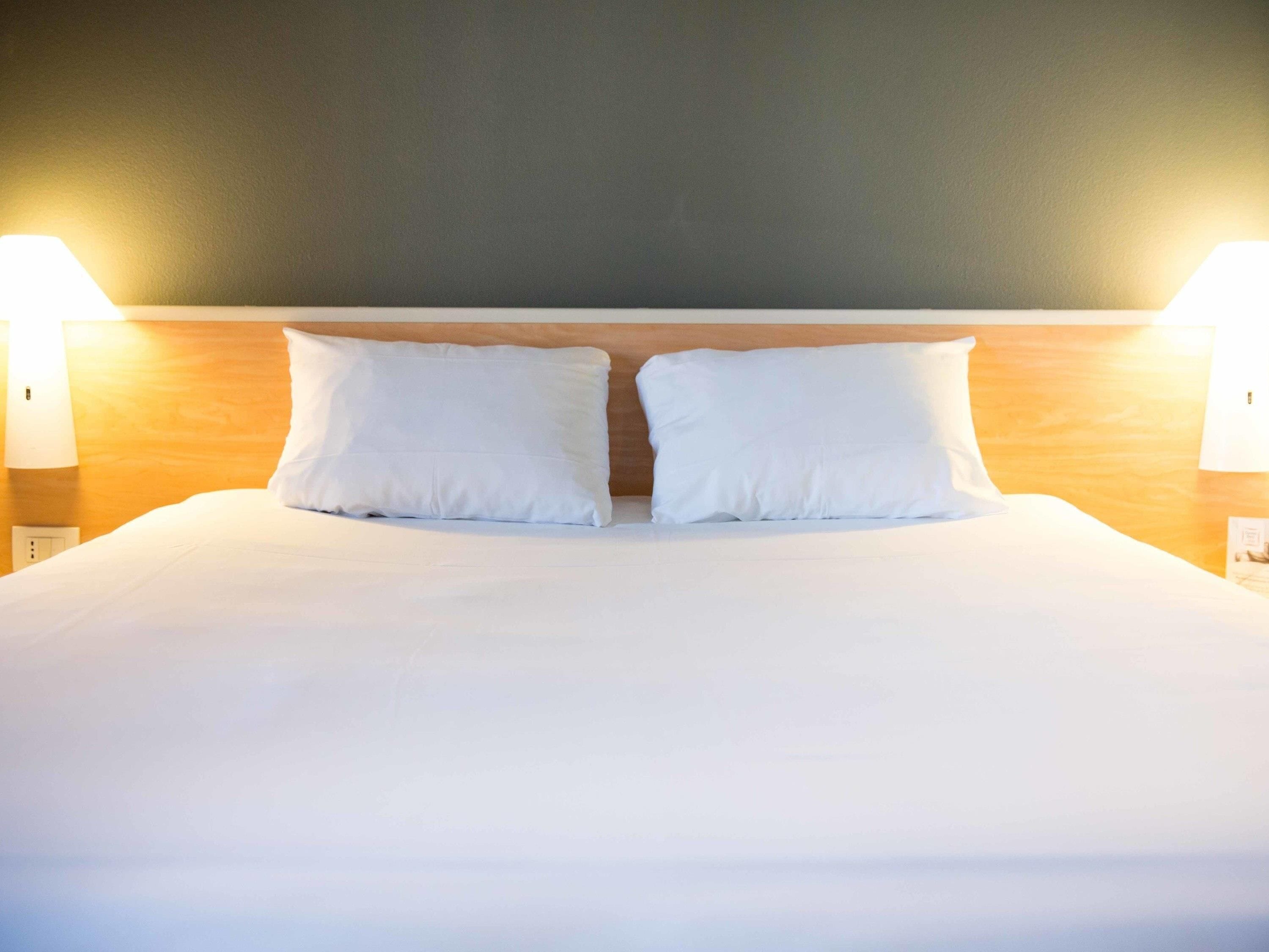 room, 1 double bed | desk, soundproofing, free cots/infant beds, free rollaway beds