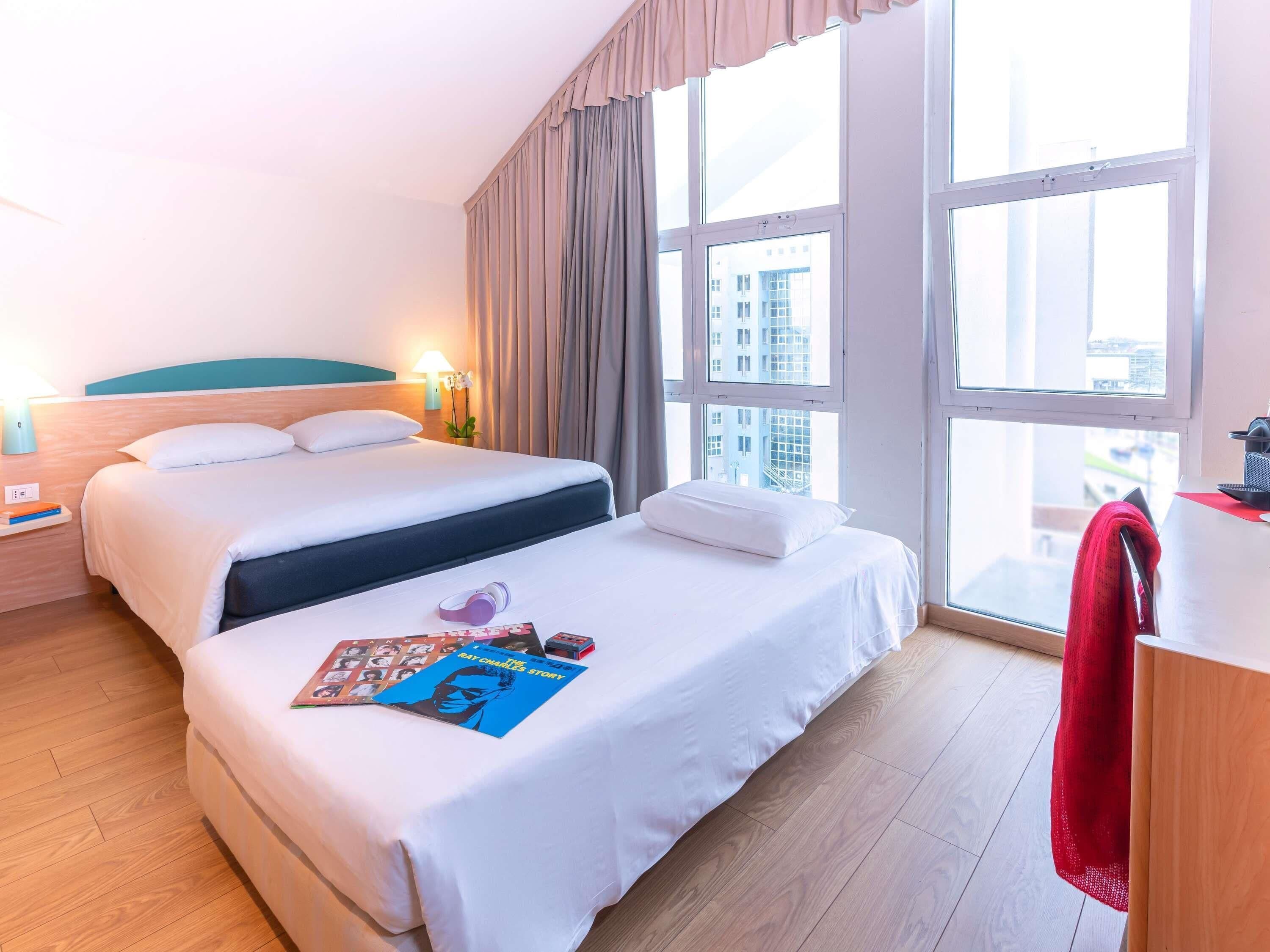 Premium Room, Multiple Beds | Desk, soundproofing, free cribs/infant beds, free rollaway beds
