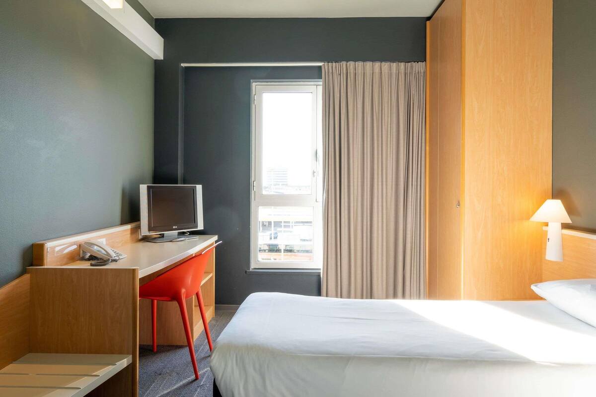 Kamar Twin, 2 Tempat Tidur Twin | Meja kerja, kedap suara, dan tempat tidur bayi gratis