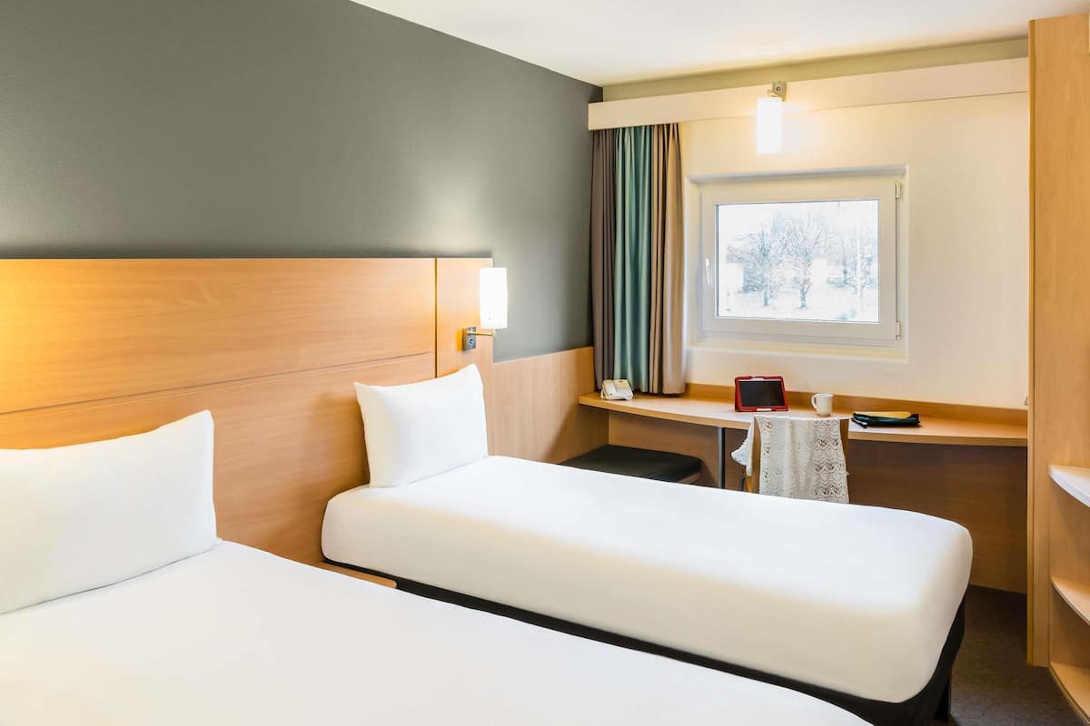 Twin Room, 2 Single Beds