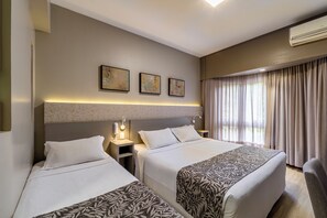 ห้องดีลักซ์ | มินิบาร์, โต๊ะทำงาน, ผ้าม่านกันแสง, ห้องเก็บเสียง