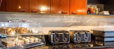 Free daily continental breakfast