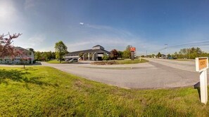 View from property - Econo Lodge Freeport - Brunswick Area (Freeport)