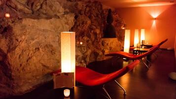 Massage/treatment rooms, massages