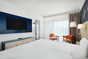 In-room safe, free WiFi, bed sheets