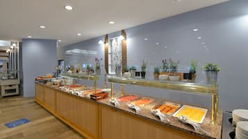 Free daily buffet breakfast