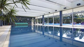 Indoor pool, seasonal outdoor pool, pool loungers