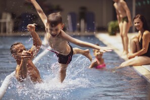 Indoor pool, seasonal outdoor pool, pool loungers