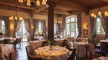 Ze serveren er lunch en diner