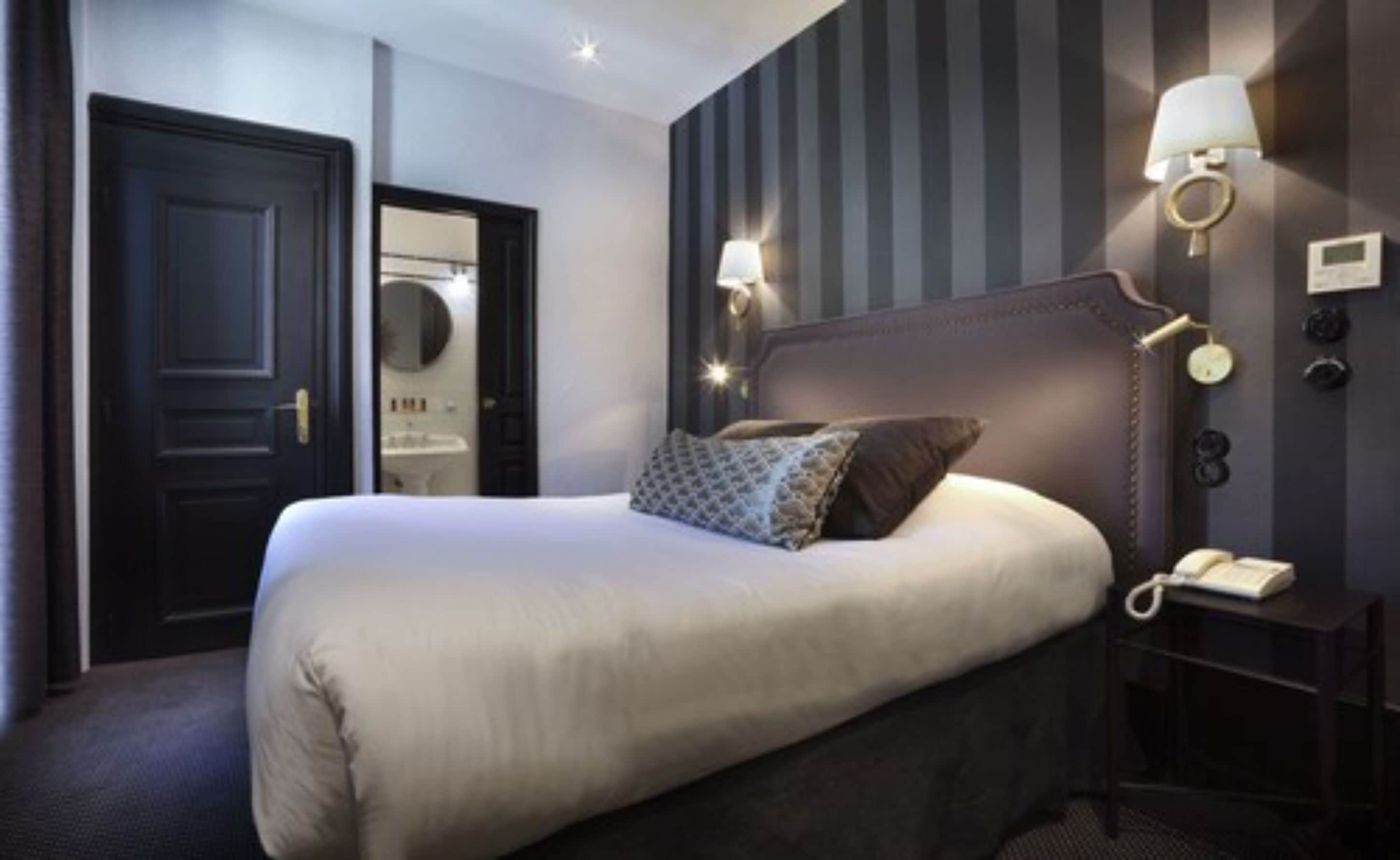 traditional room | desk, blackout curtains, iron/ironing board, free cots/infant beds