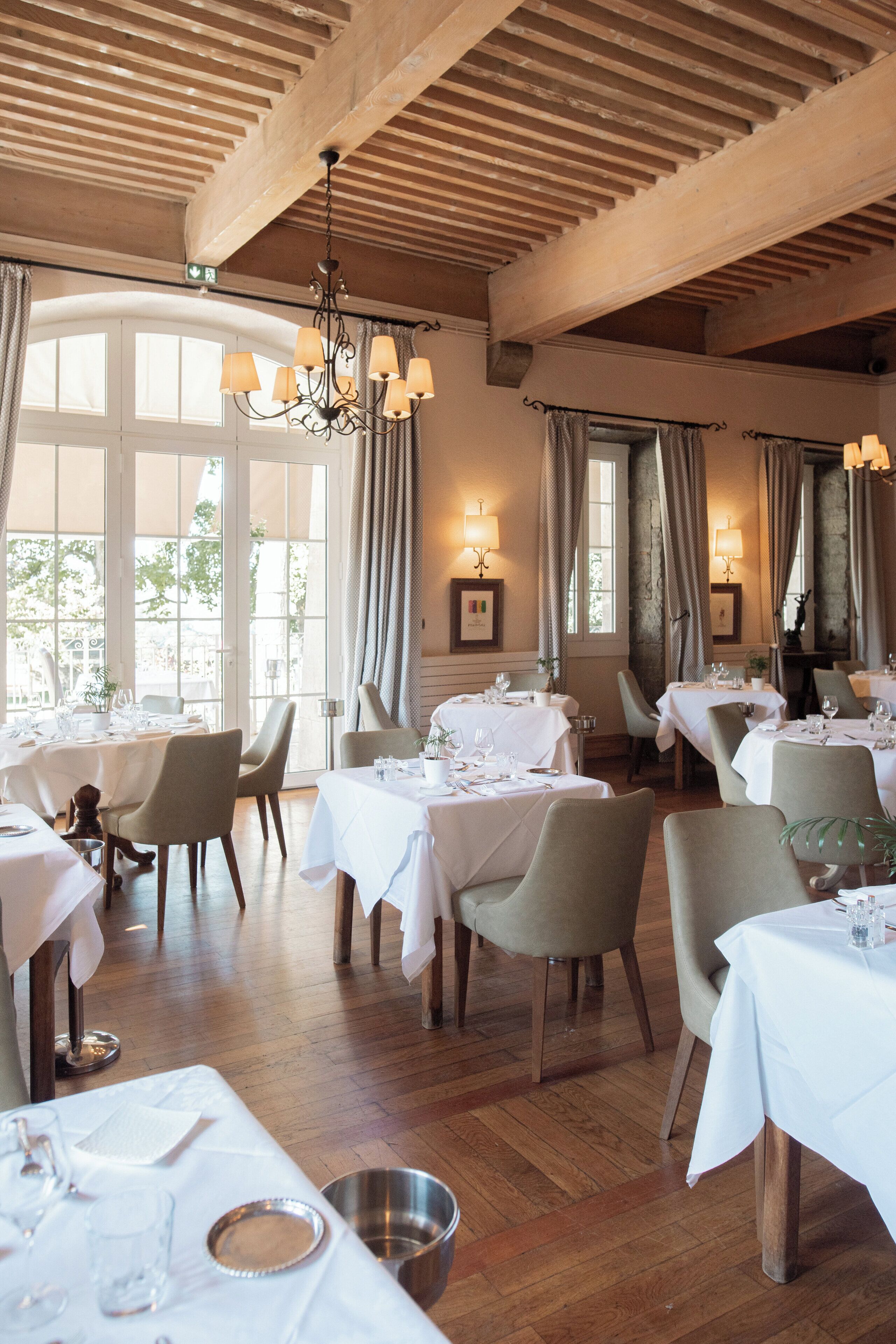 lunch and dinner served, french cuisine