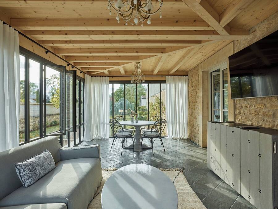 Suite (COMO) | Een minibar, een kluis op de kamer, een bureau, gratis wifi