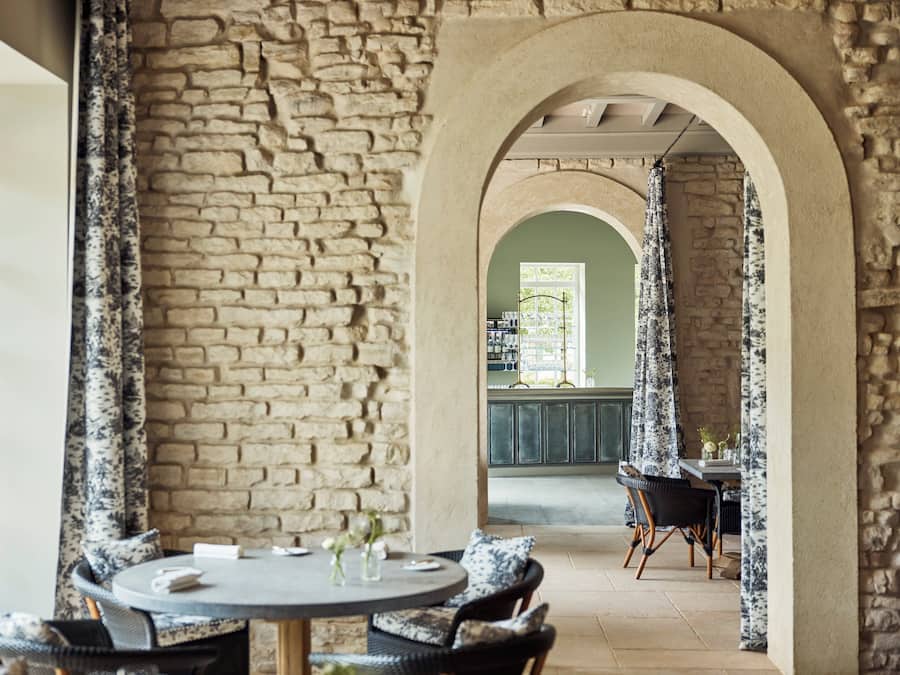 Breakfast, lunch, dinner served; French cuisine