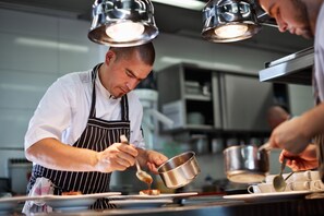 Breakfast, lunch, dinner served; French cuisine 