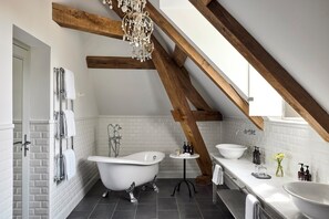 Suite (Montrachet) | Bad | Toalettartikler (inkludert), hårføner og håndklær