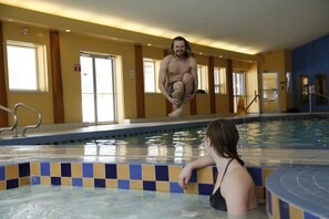 Indoor pool, open 8 AM to 10 PM, pool loungers - Manning Park Resort (Manning Park)