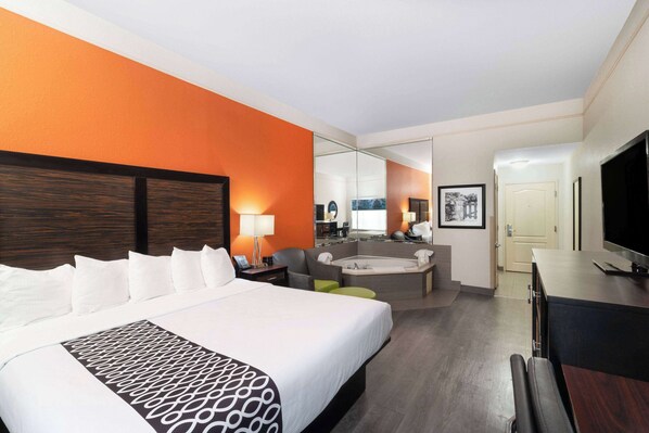 Deluxe Studio Suite, 1 King Bed, Non Smoking | Premium bedding, desk, iron/ironing board, free cots/infant beds - La Quinta Inn & Suites by Wyndham Prattville (Prattville)