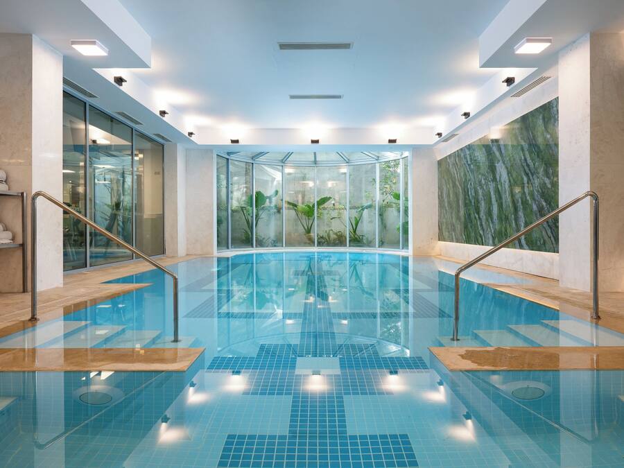 Una piscina techada