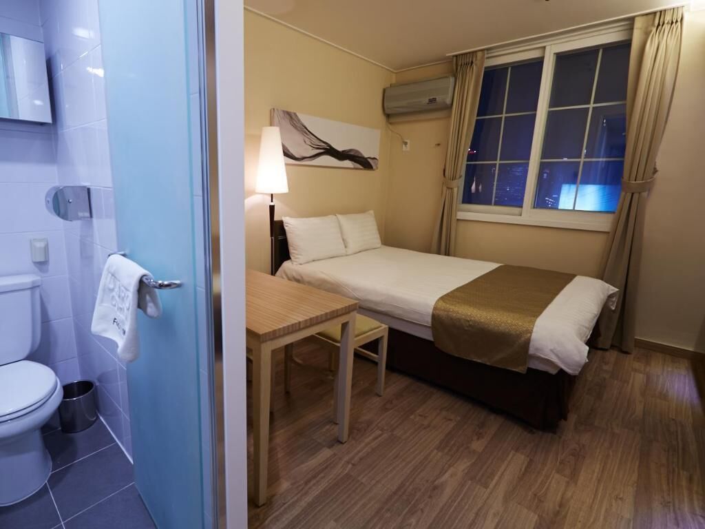 Màn/rèm cản sáng, truy cập Internet không dây miễn phí, bộ trải giường 